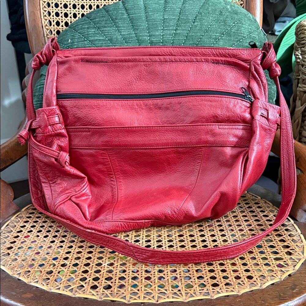 Vintage 80s Red Leather Artisan Made In Mexico Top Zip Crossbody Purse Bag